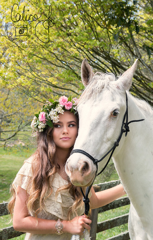 Boho Bride and horse